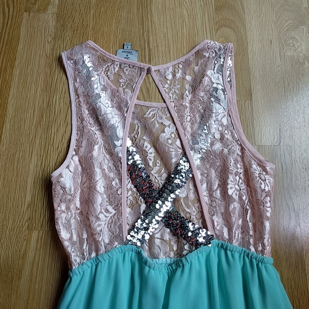 Lace High-Low Dress - Picture 4 of 8